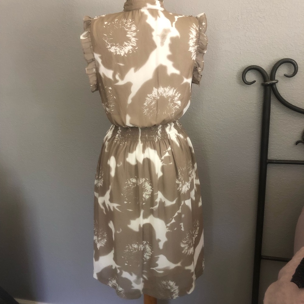 Beautiful Abstract Dress - Picture 3 of 8